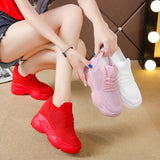 Heighten small white shoes for women