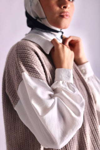 Collar cable knit blouse.